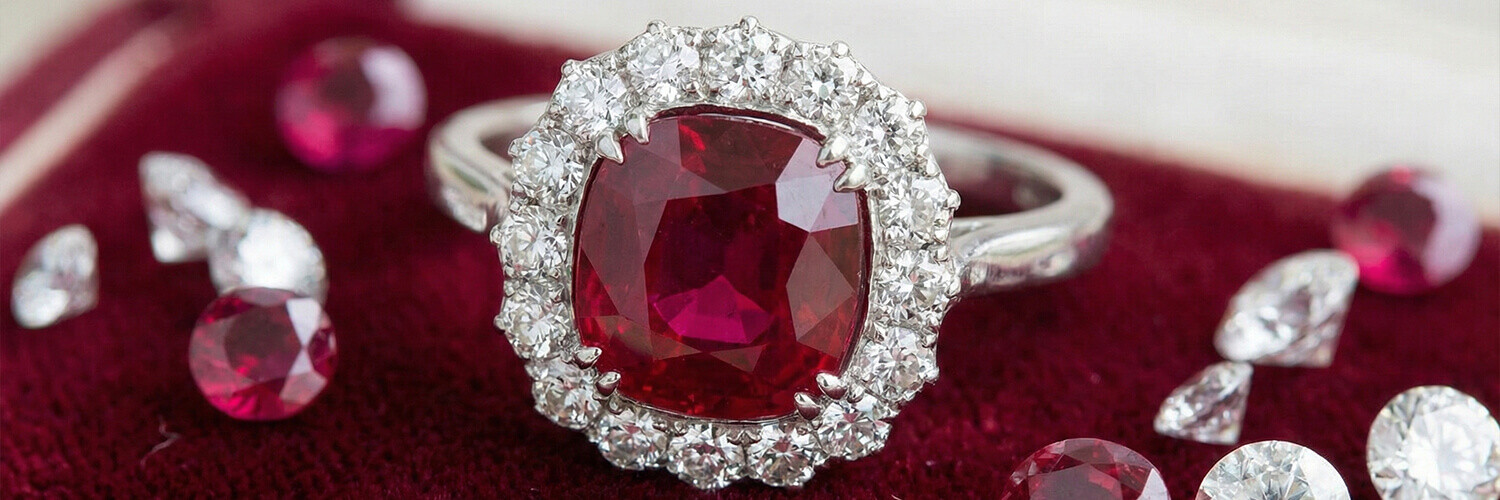 Yakut Taşı: Efsanevi Güzelliğin ve Anlamın Simgesi