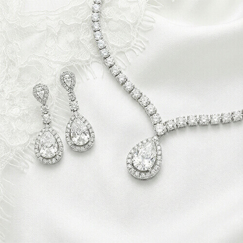 Nişan Elbisesi İle Kombinleyeceğiniz Pırlanta Takılar Hangileri